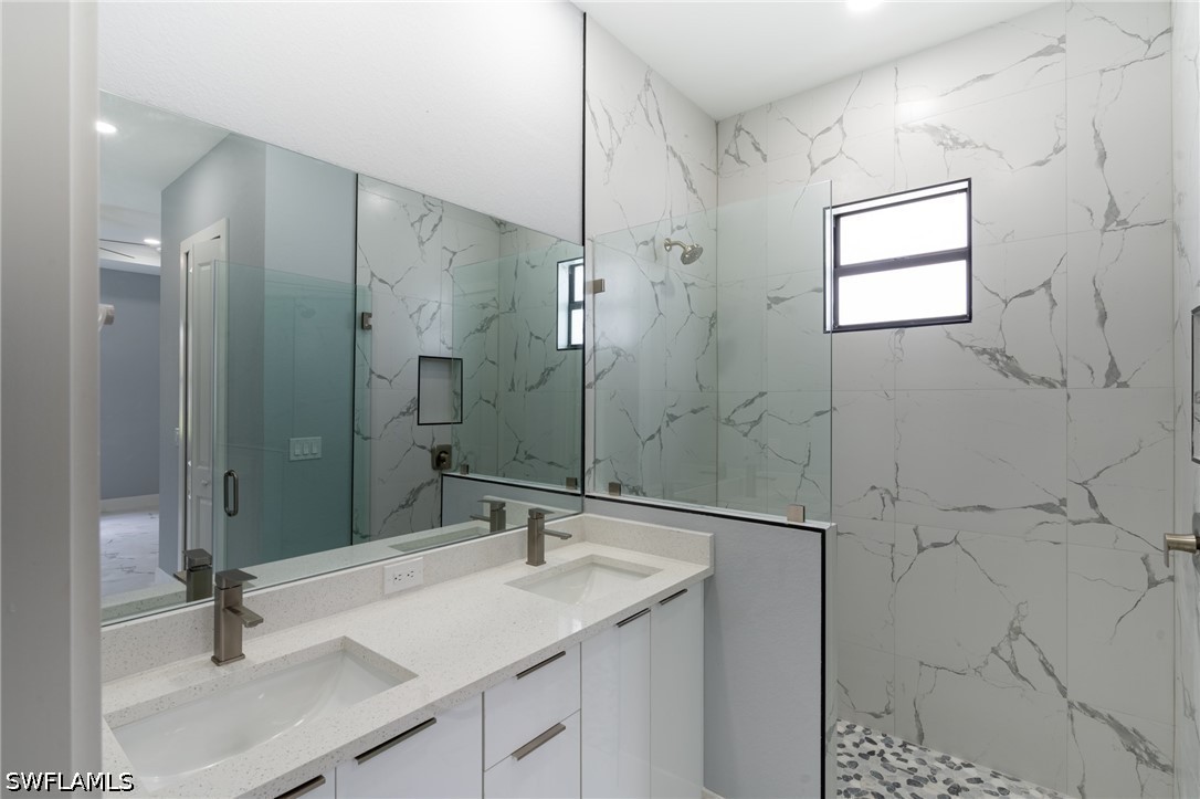 4 Bed SingleFamilyResidence for Sale in Lehigh Acres, photo 36