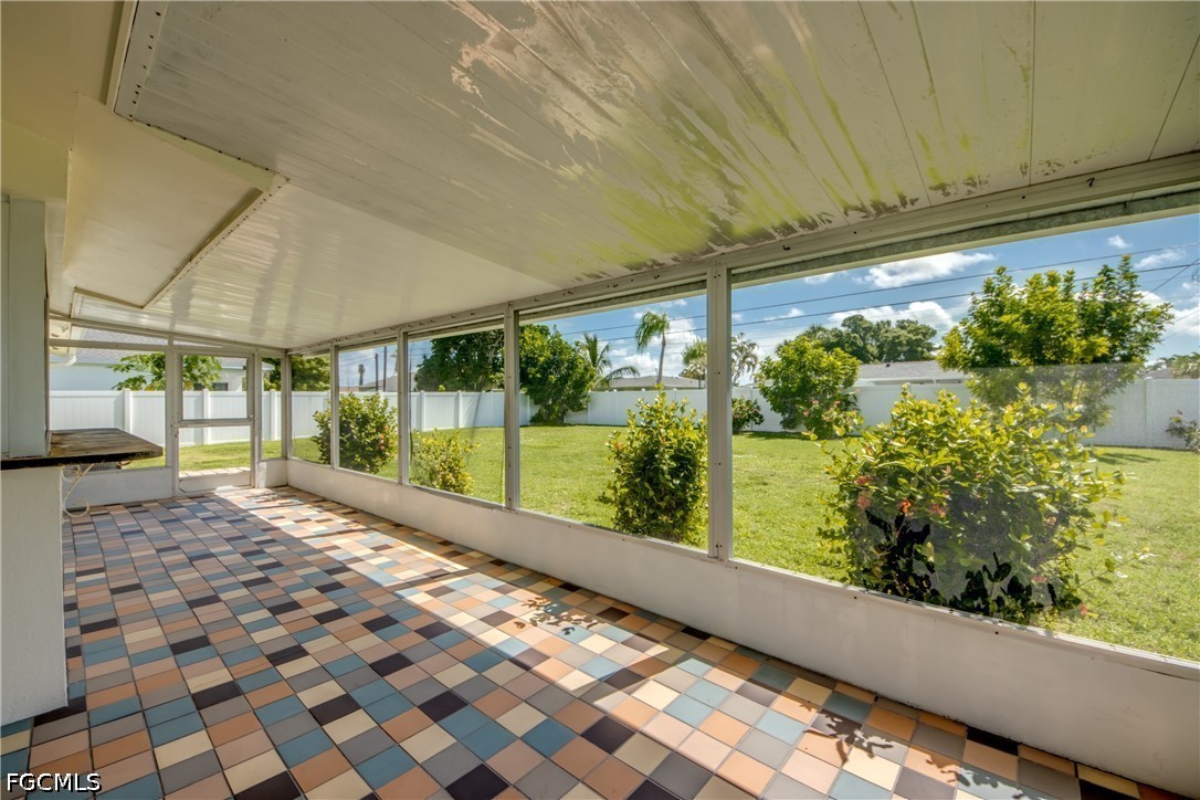 2 Bed SingleFamilyResidence for Sale in Cape Coral, photo 36