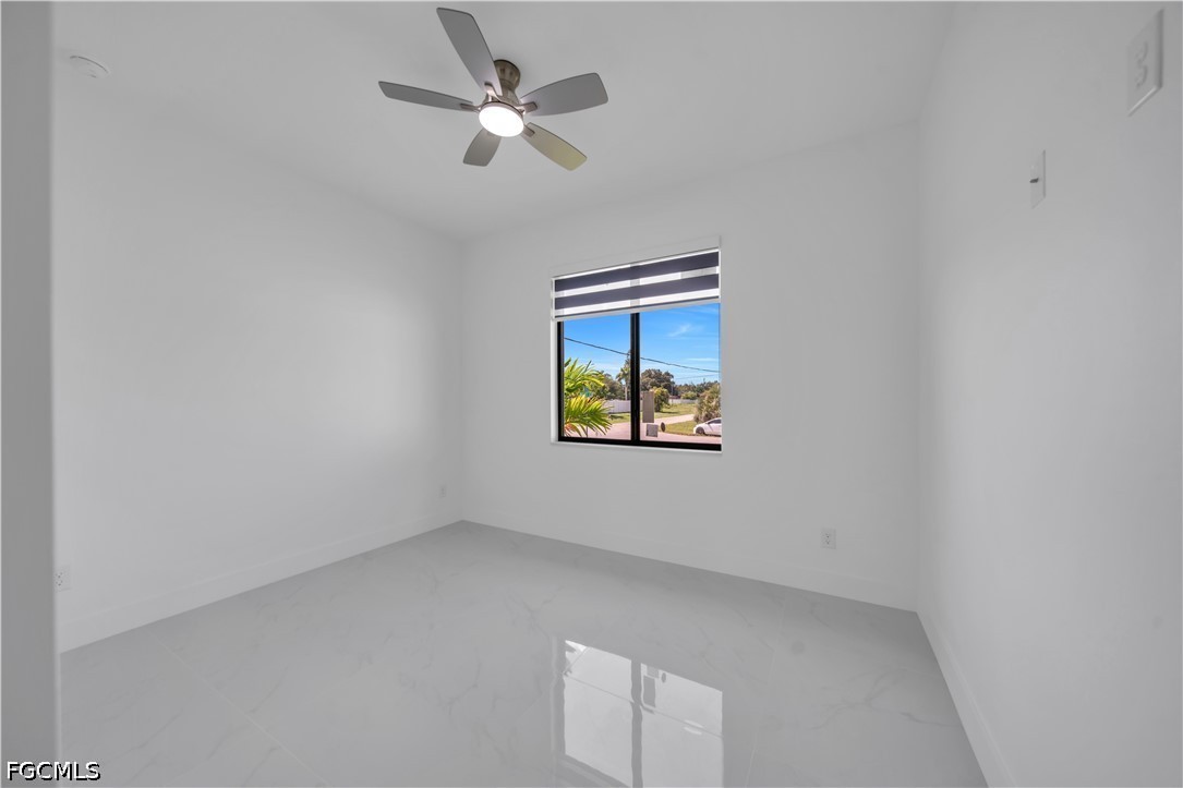 3 Bed SingleFamilyResidence for Sale in Cape Coral, photo 36