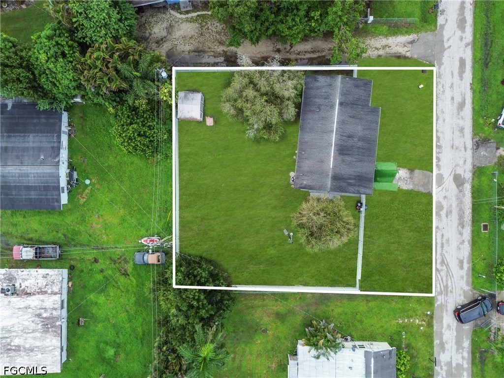 2 Bed SingleFamilyResidence for Sale in North Fort Myers, photo 36