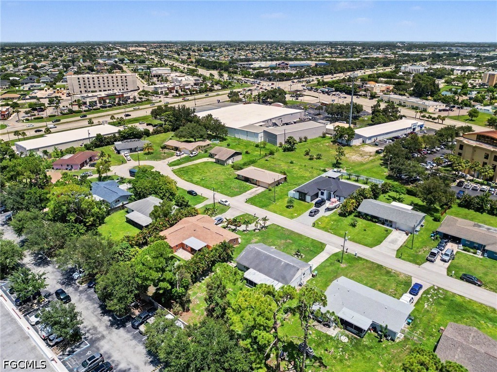 2 Bed SingleFamilyResidence for Sale in Cape Coral, photo 36