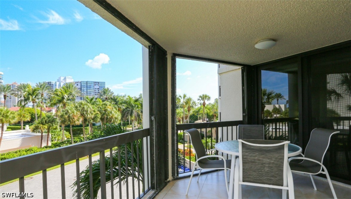 2 Bed Waterfront Home for Sale in Park Shore, photo 36