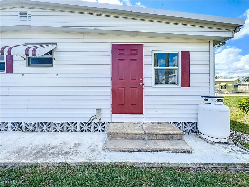 2 Bed ManufacturedHome for Sale in Mobile Manor, FL, $75,000 — photo 37