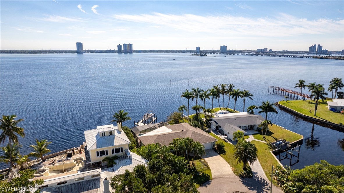 3 Bed Pool Home for Sale in Port Edison, photo 37