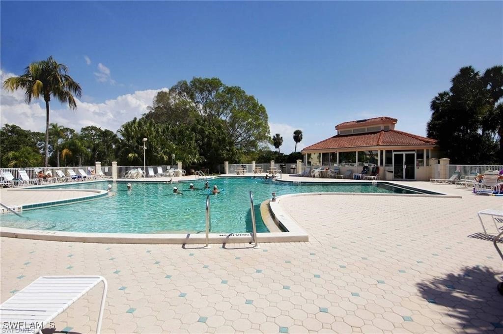 2 Bed Condominium for Sale in Clubhouse Villas, FL, $219,900 — photo 37