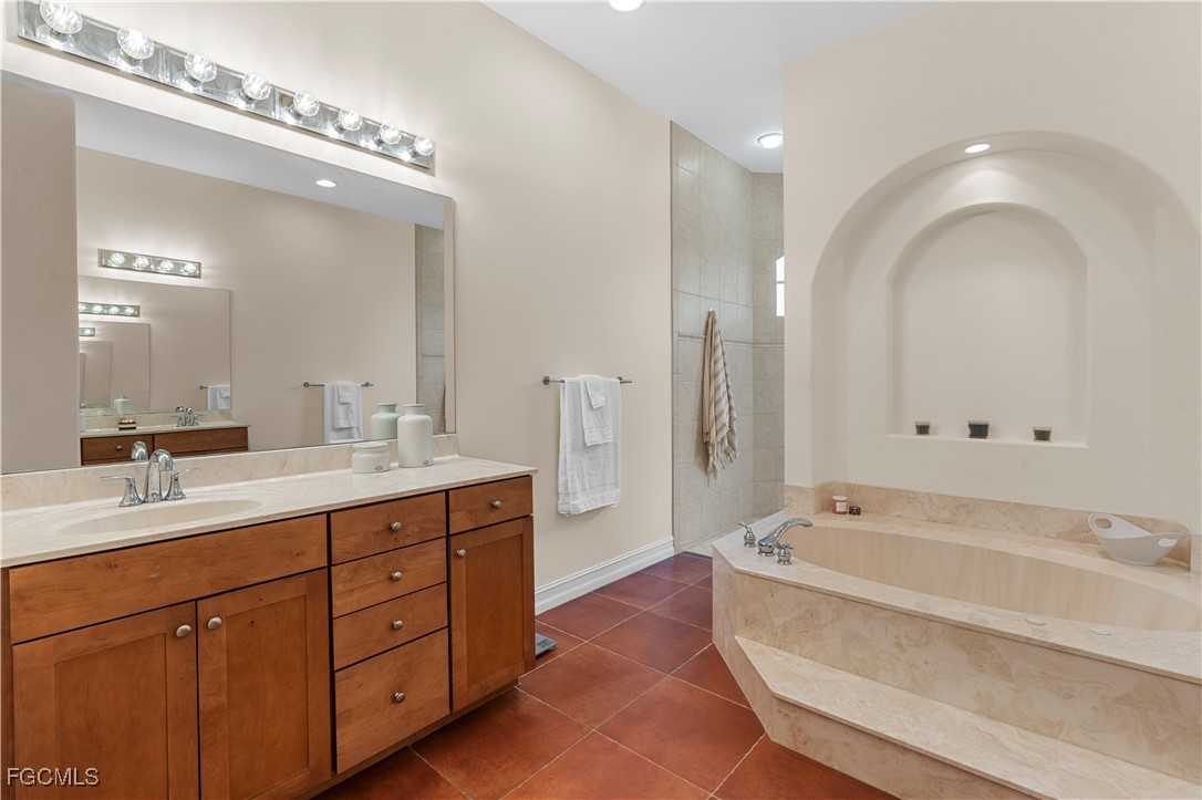 3 Bed Pool Home for Sale in Cape Coral, photo 37