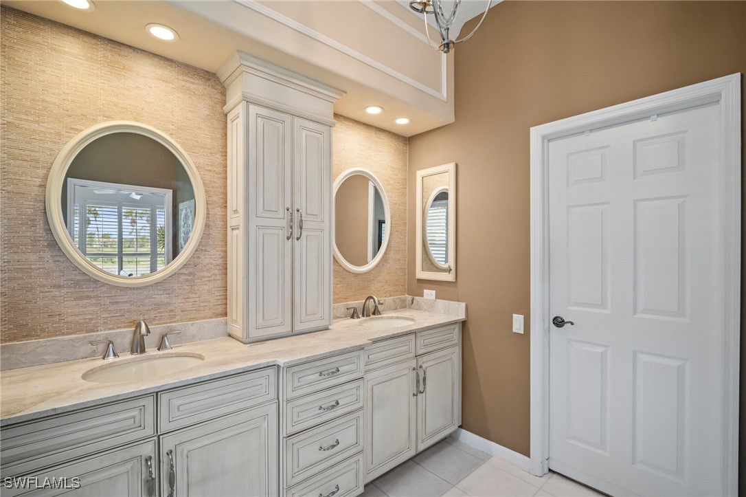 3 Bed SingleFamilyResidence for Sale in Naples, photo 37