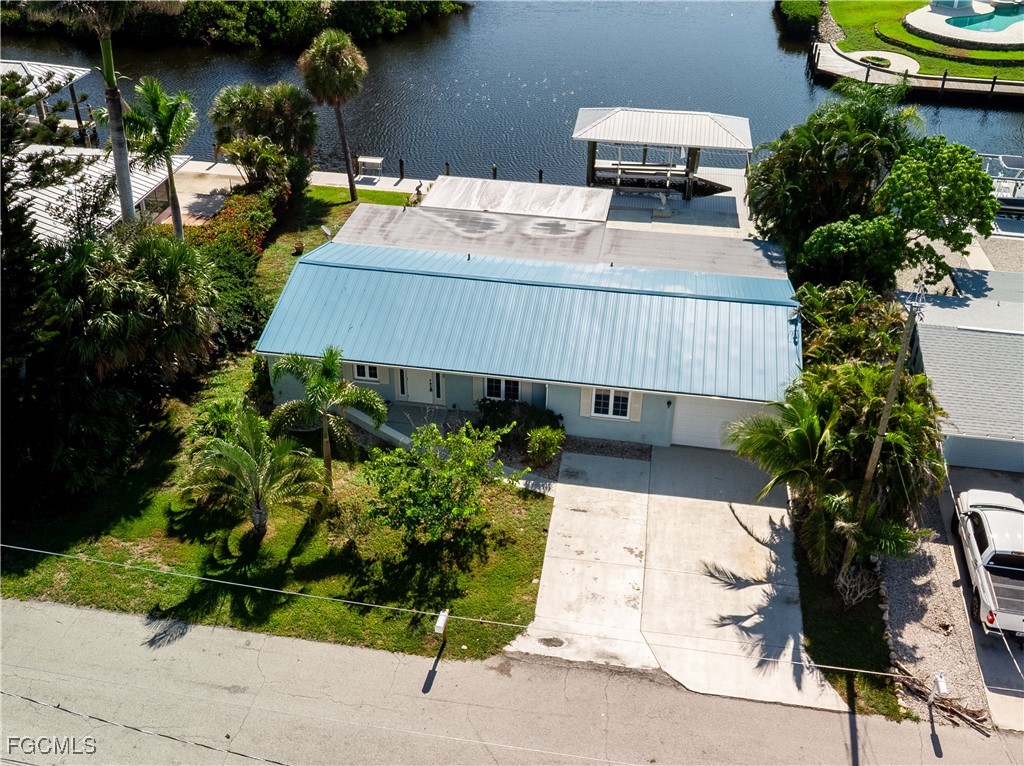 2 Bed Waterfront Home for Sale in Bokeelia, photo 37