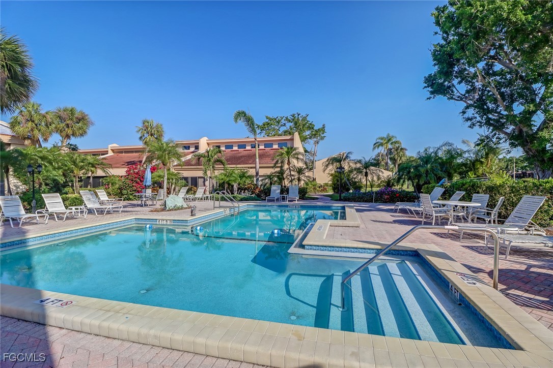 3 Bed Condominium for Sale in Schooner Village, photo 37