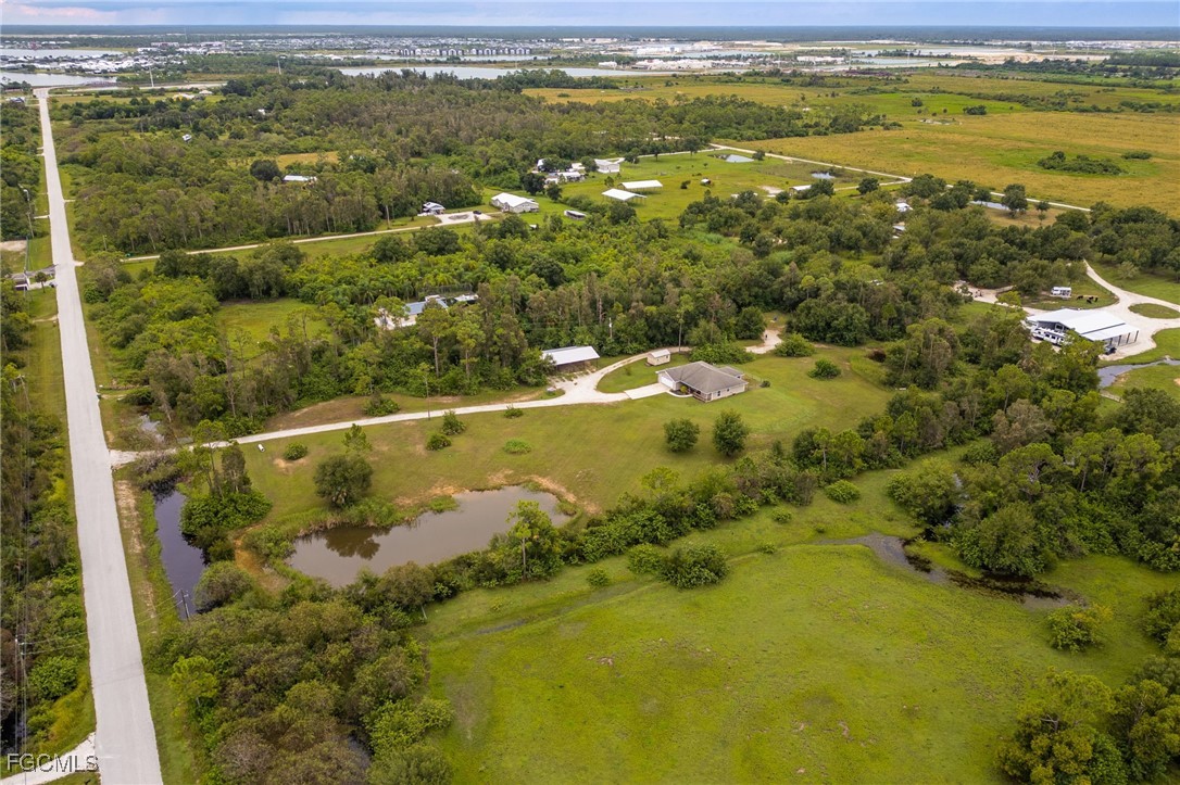 3 Bed SingleFamilyResidence for Sale in Horseshoe Acres, photo 37