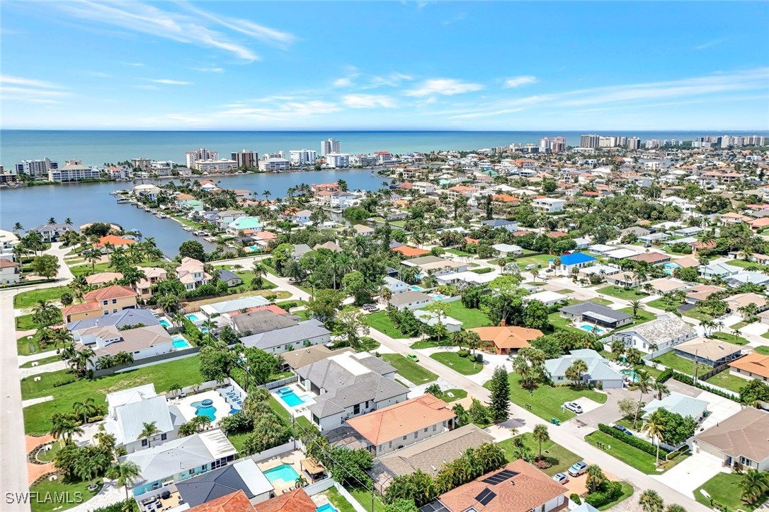 3 Bed SingleFamilyResidence for Sale in Naples, photo 37