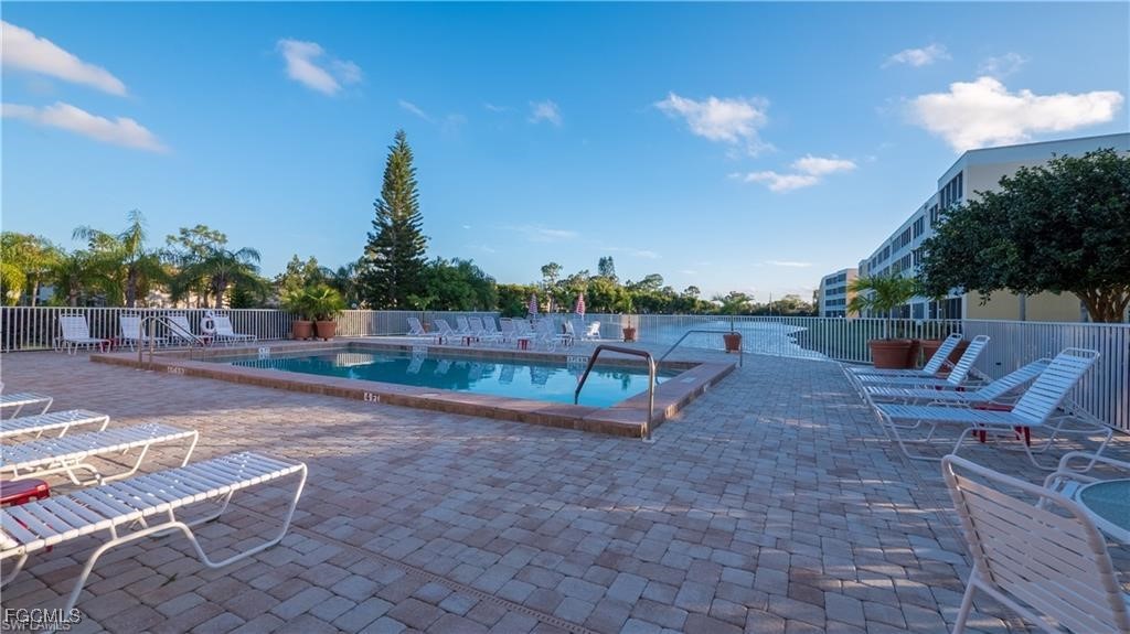 1 Bed Waterfront Home for Sale in Fort Myers, photo 37