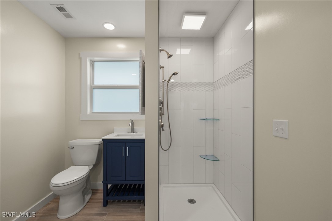 3 Bed Pool Home for Sale in Laguna Shores, photo 37