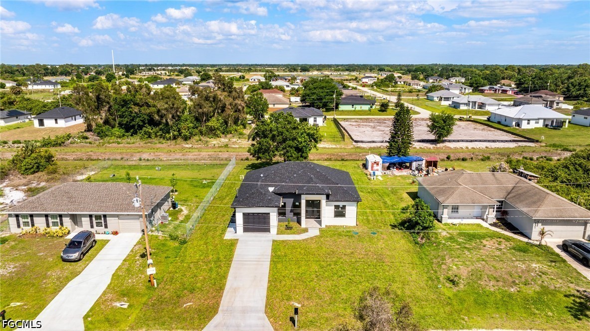 3 Bed SingleFamilyResidence for Sale in Lehigh Acres, photo 37