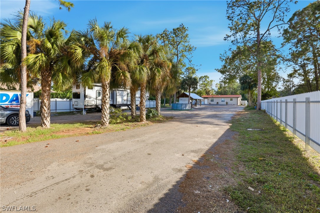 2 Bed SingleFamilyResidence for Sale in Naples, photo 37