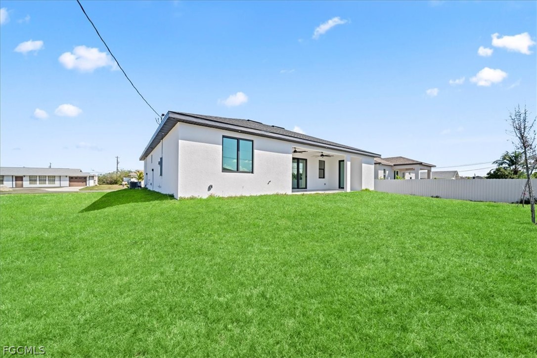 3 Bed SingleFamilyResidence for Sale in Cape Coral, photo 37