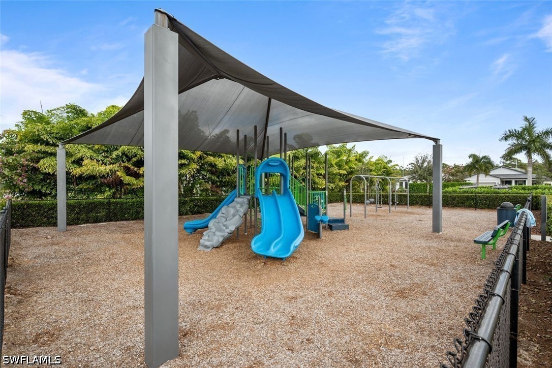 3 Bed SingleFamilyResidence for Sale in Westbrook, photo 37