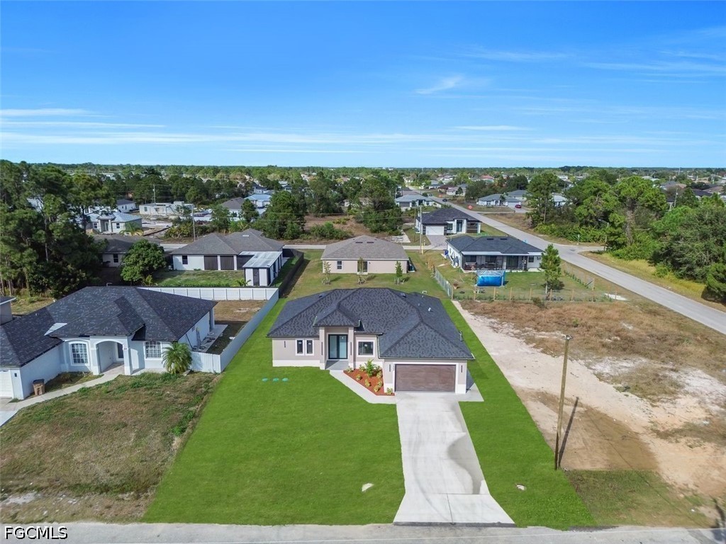 3 Bed SingleFamilyResidence for Sale in Lehigh Acres, photo 37