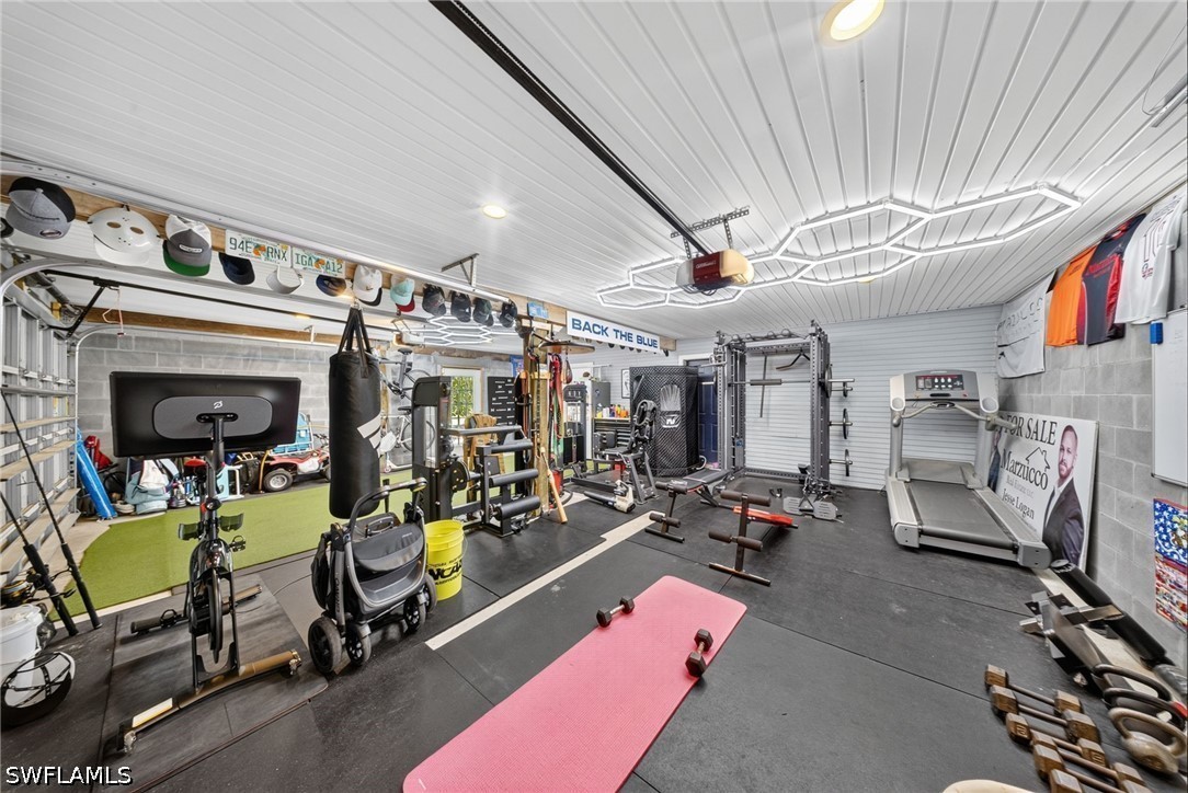 3 Bed SingleFamilyResidence for Sale in Logan Woods, FL — photo 37