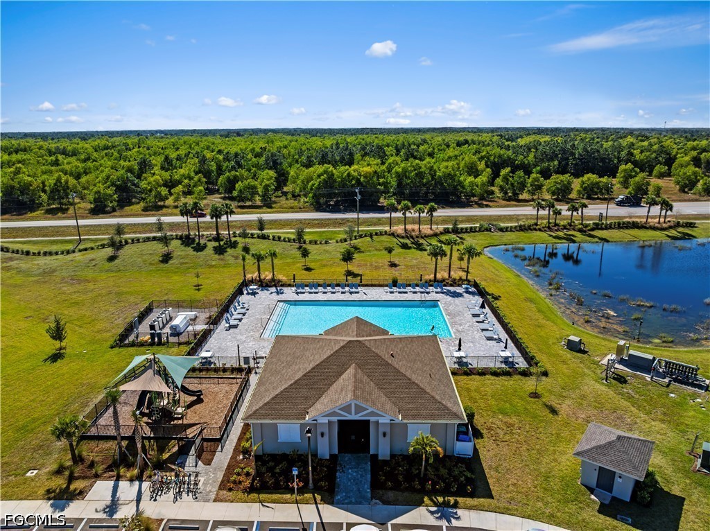 5 Bed SingleFamilyResidence for Sale in Savanna Lakes, FL — photo 37