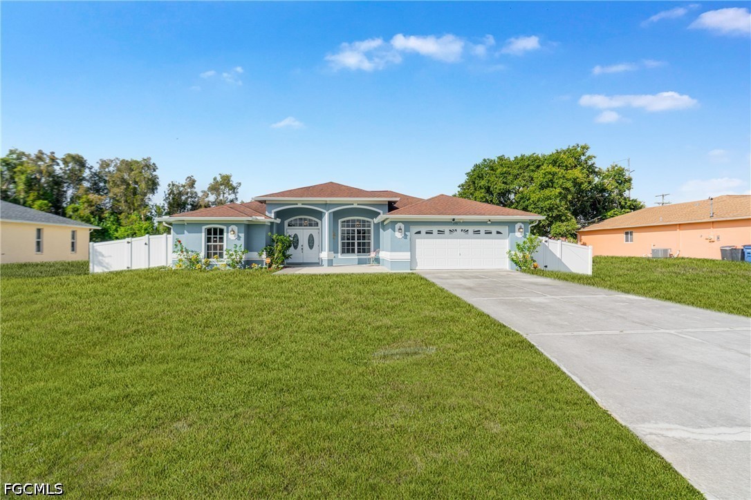 4 Bed SingleFamilyResidence for Sale in Mirror Lakes, FL — photo 37