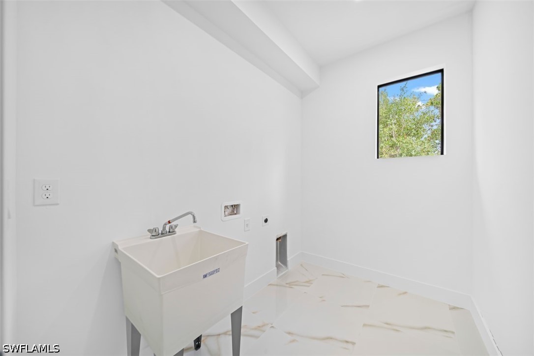 4 Bed SingleFamilyResidence for Sale in 900 Building, FL — photo 37