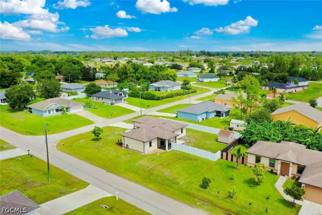 4 Bed SingleFamilyResidence for Sale in Lehigh Acres, photo 37