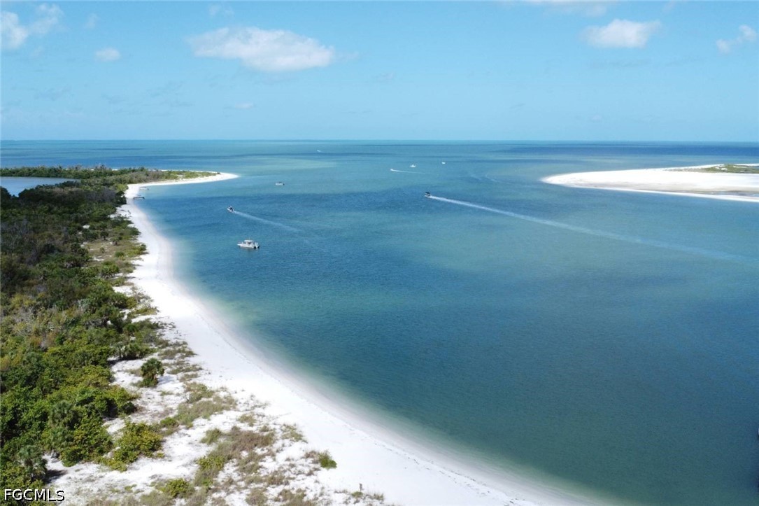 1 Bed Waterfront Home for Sale in Fort Myers Beach, photo 37