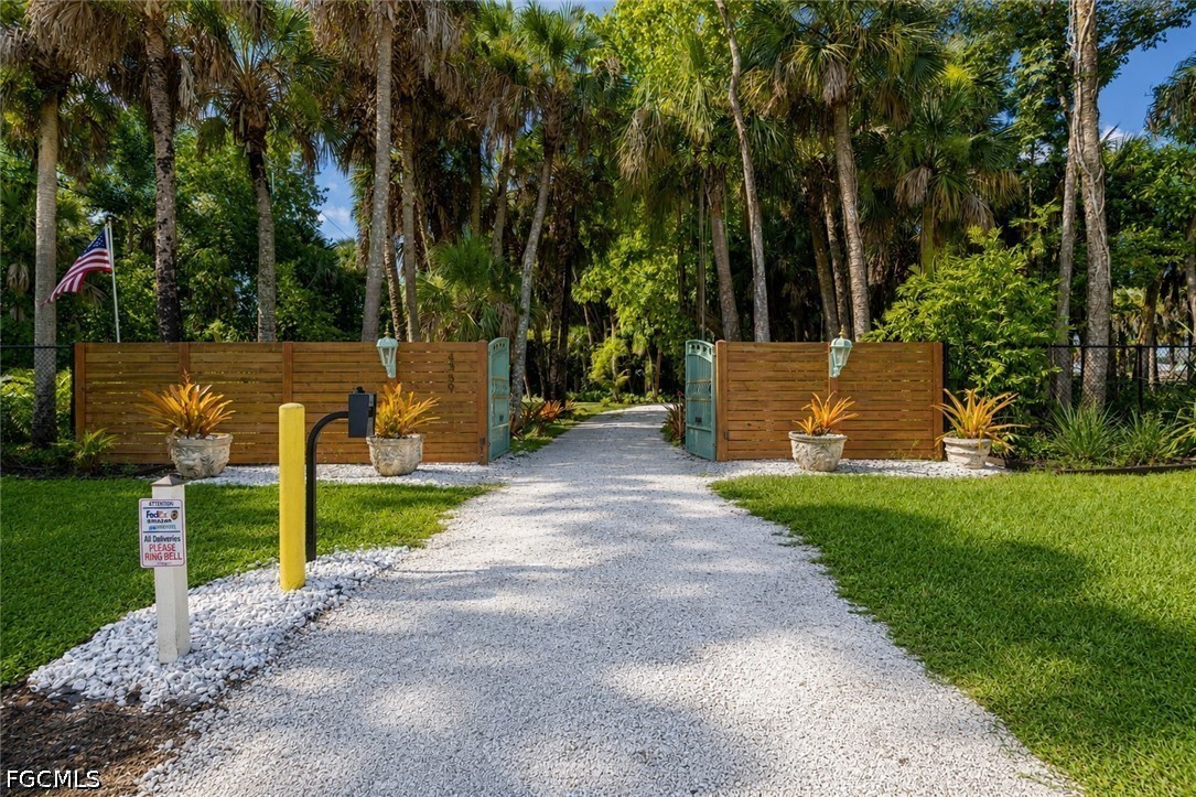 4 Bed Waterfront Home for Sale in Labelle, photo 37