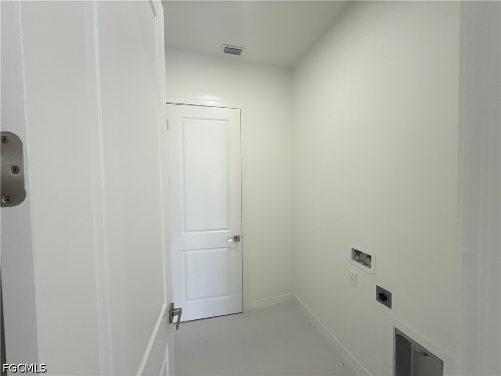 4 Bed SingleFamilyResidence for Sale in Cape Coral, photo 37