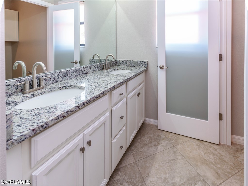 5 Bed Pool Home for Sale in Artesia, photo 37