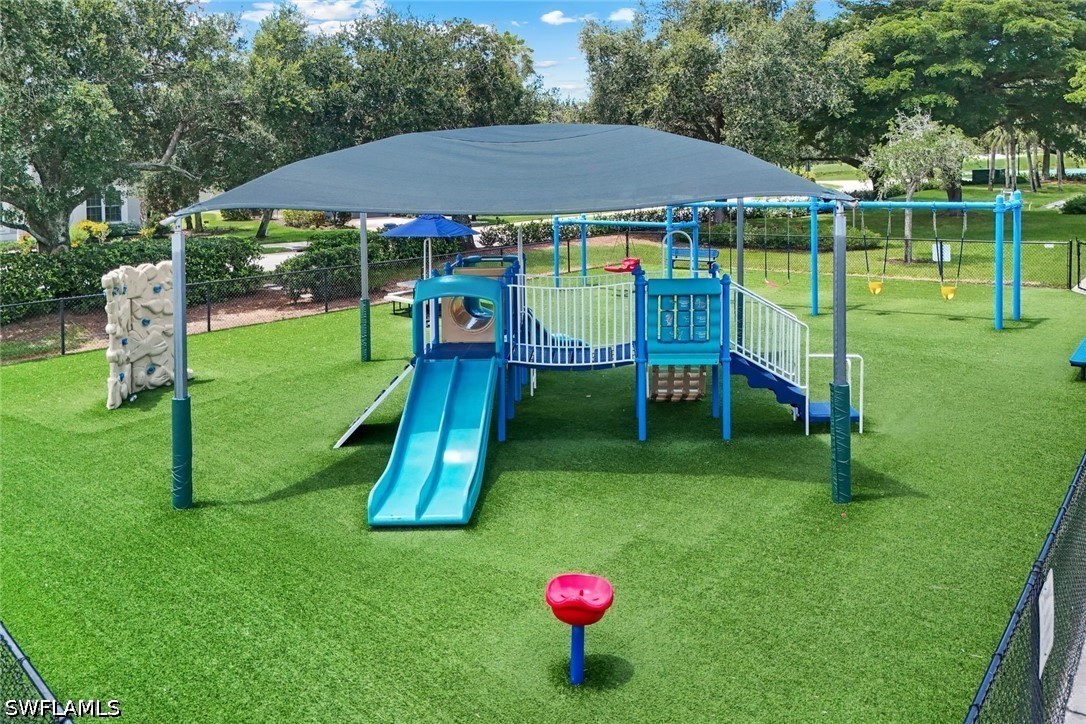 2 Bed Condominium for Sale in Stoneybrook, photo 37