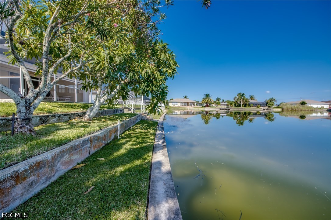 2 Bed Waterfront Home for Sale in Cape Coral, photo 37