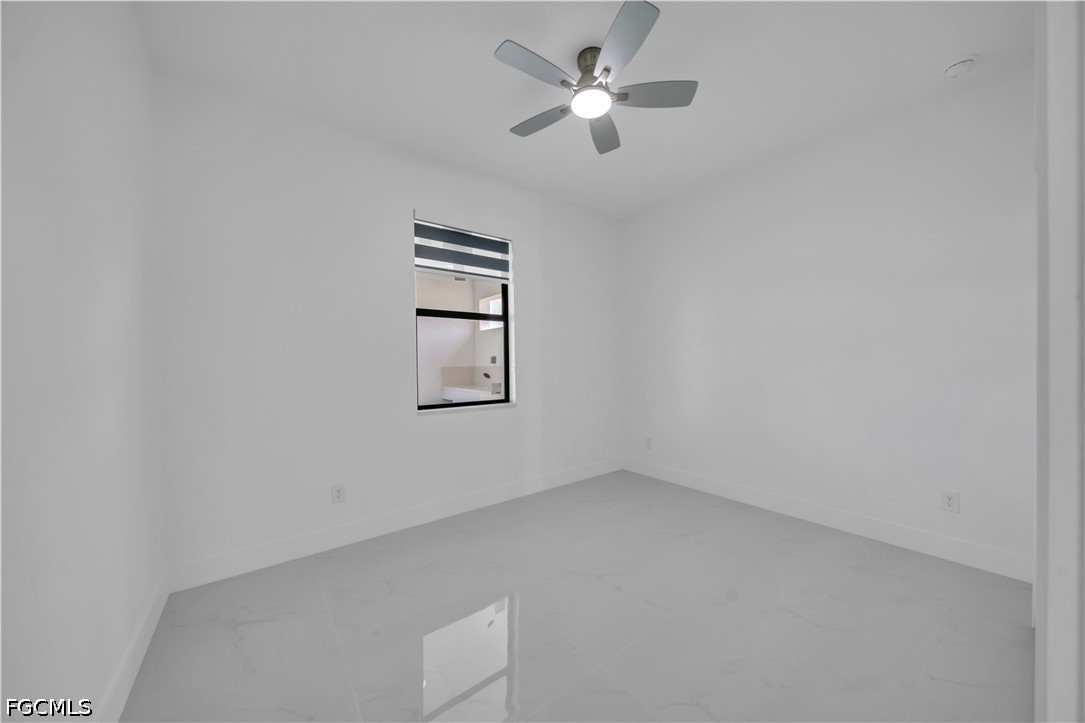 3 Bed SingleFamilyResidence for Sale in Cape Coral, photo 37