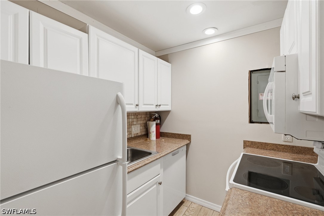 3 Bed SingleFamilyResidence for Sale in Naples, photo 37
