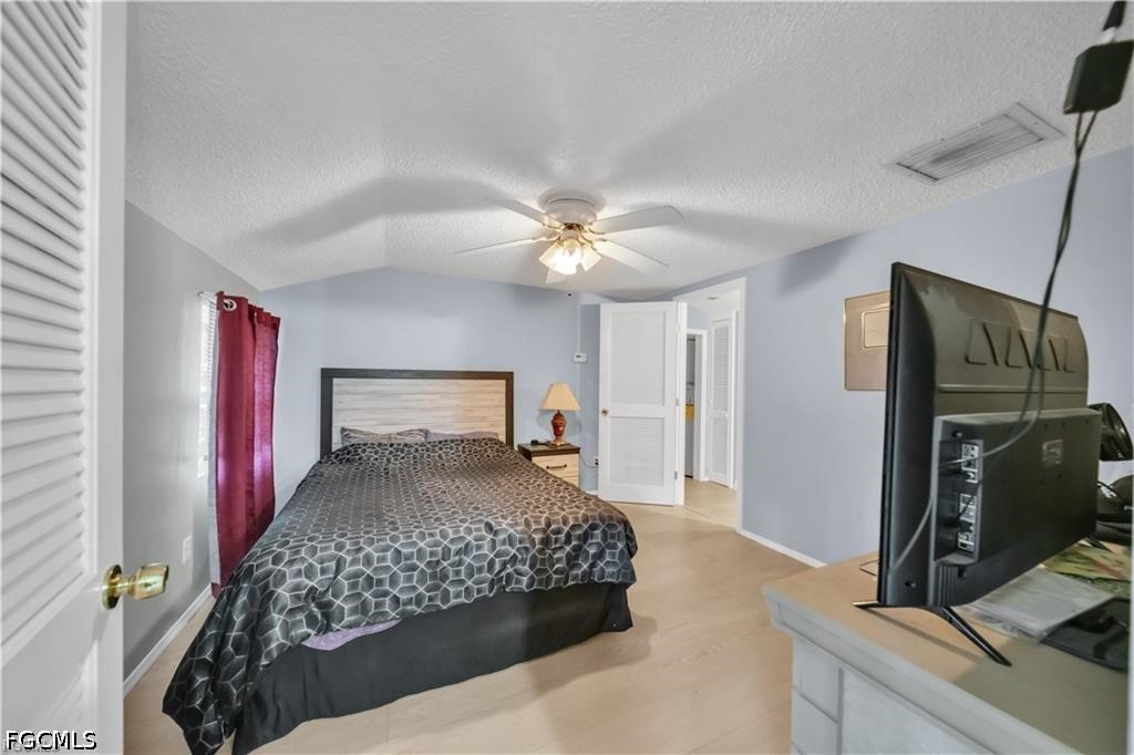 5 Bed SingleFamilyResidence for Sale in North Fort Myers, photo 37
