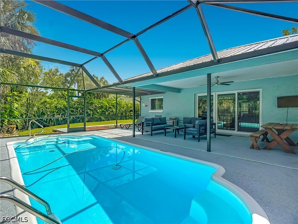 3 Bed Pool Home for Sale in Golden Gate Estates, photo 37