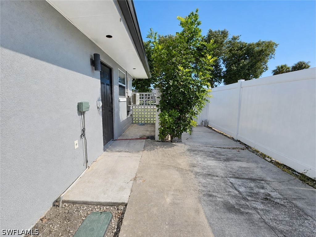 3 Bed SingleFamilyResidence for Sale in Cape Coral, photo 37