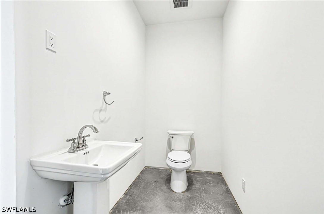 3 Bed Pool Home for Sale in Isles Of Capri, photo 37