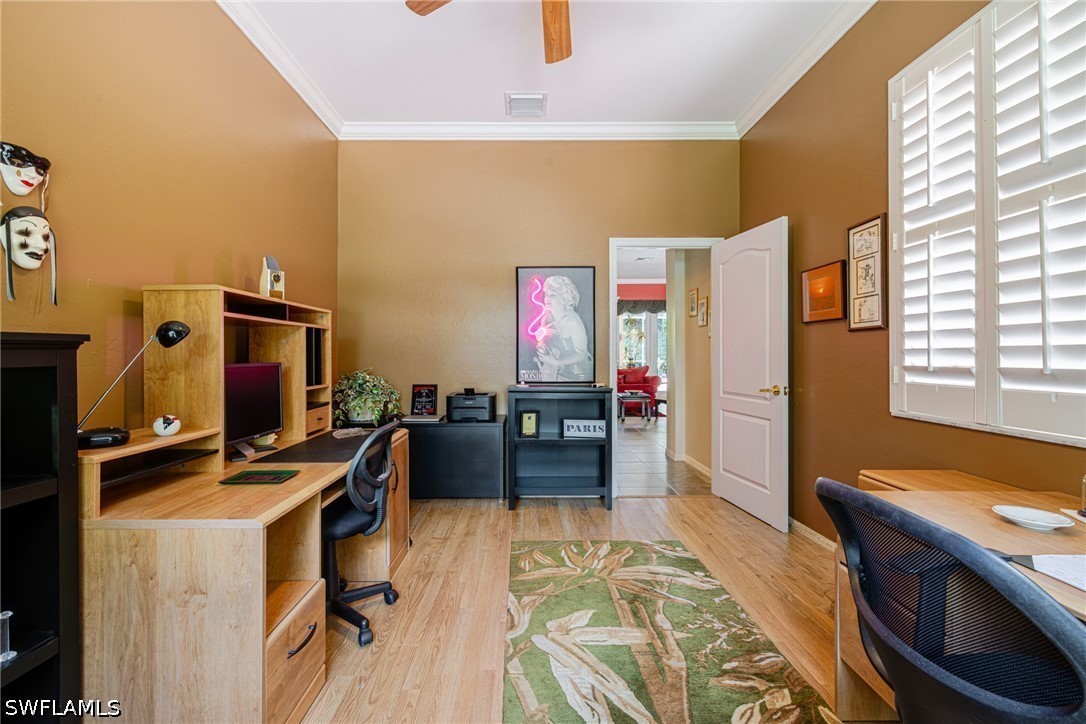 3 Bed Pool Home for Sale in Cedar Creek, photo 37