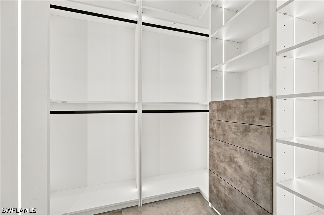 4 Bed SingleFamilyResidence for Sale in Naples, photo 37