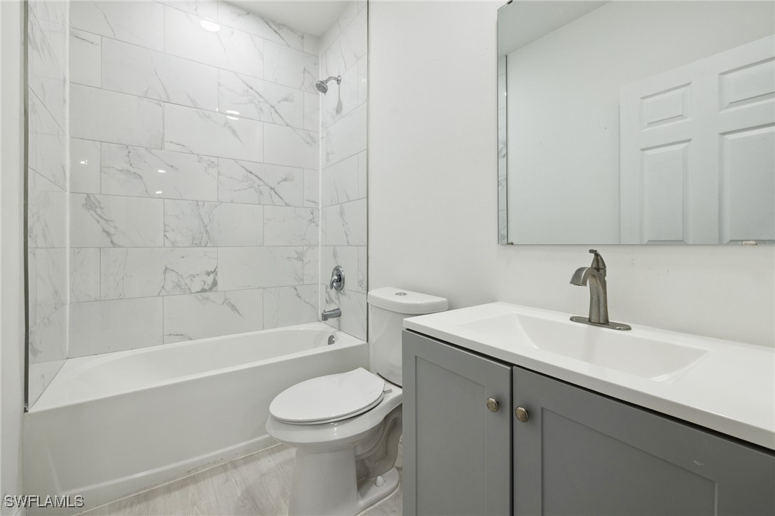 3 Bed SingleFamilyResidence for Sale in Lehigh Acres, photo 38