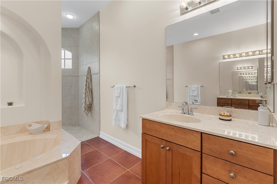 3 Bed Pool Home for Sale in Cape Coral, photo 38