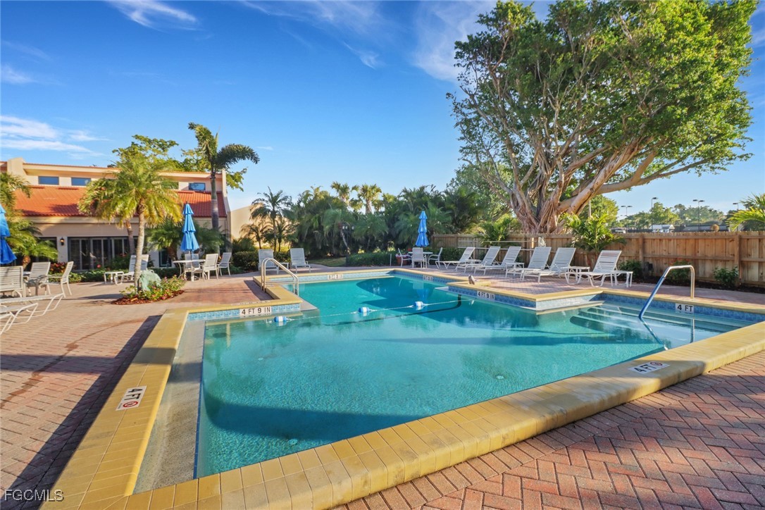 3 Bed Condominium for Sale in Schooner Village, photo 38