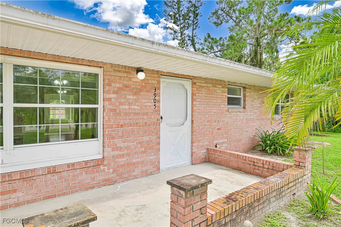 3 Bed SingleFamilyResidence for Sale in Lehigh Acres, photo 38