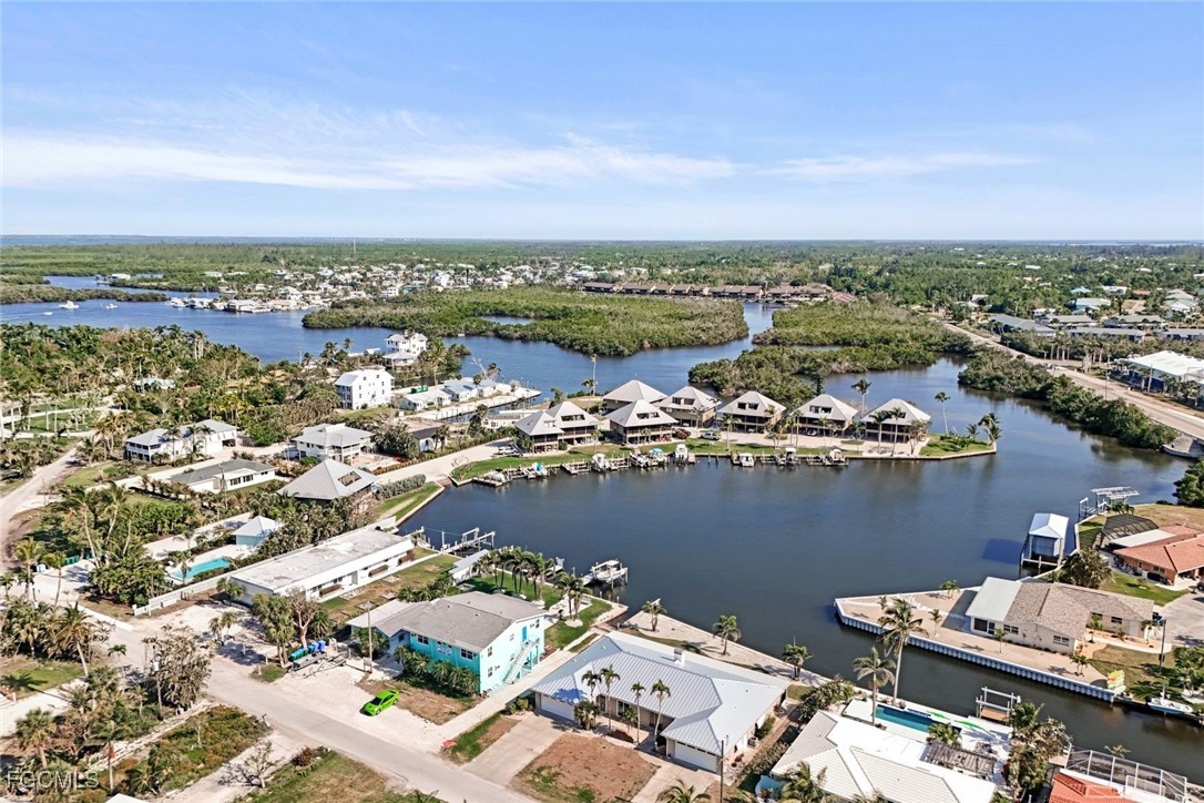 2 Bed Waterfront Home for Sale in Bokeelia, photo 38