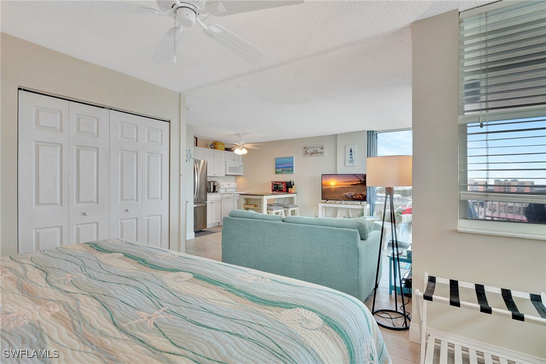 1 Bed Waterfront Home for Sale in Fort Myers Beach, photo 38