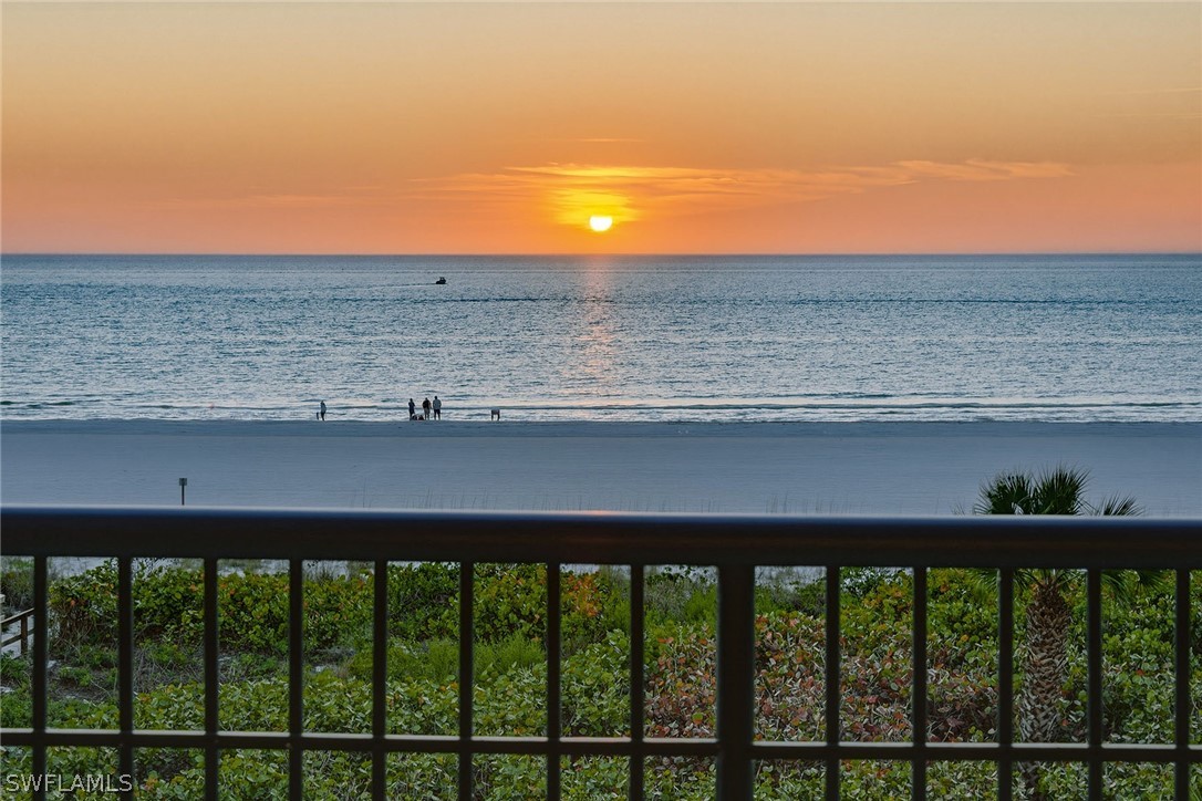 3 Bed Waterfront Home for Sale in Dunnfoire, photo 38