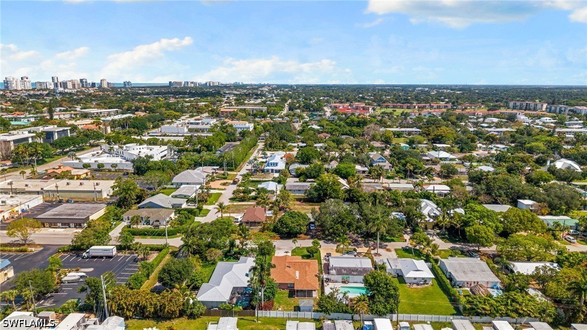 3 Bed SingleFamilyResidence for Sale in Naples, photo 38