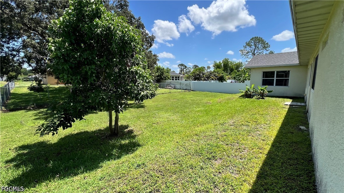 3 Bed SingleFamilyResidence for Sale in Lehigh Acres, photo 38